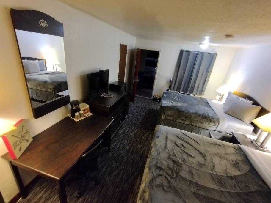 Hotel 2 Queen Beds Hotel Room 126 Wi-Fi Booking スティルウォーター エクステリア 写真